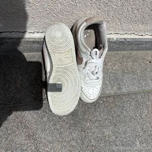 Schnäppchenpreis:Damenschuhe  Größe 39 , Marke Nike