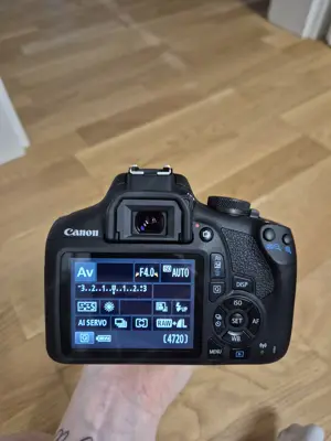 Canon EOS 2000D + Zubehörpaket Bild 2