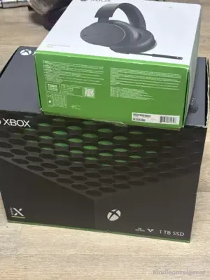 Xbox Series X  spielkonsole neu versiegelt  mit kopförer und kontrollern , zustand : guten 