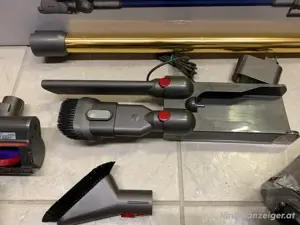Dyson V10 absolute Gold 3 Bürsten und filter neue , OVP inkluse  Bild 5