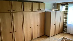 Kleiderschrank zu verschenken