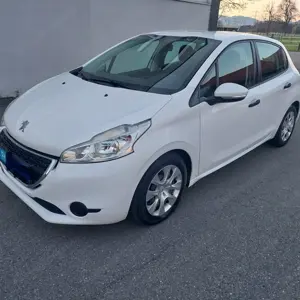 Peugeot 208 Sehr guter Zustand 