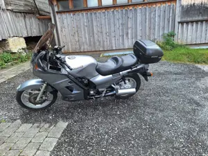 Kawasaki GTR 1000 Bild 5