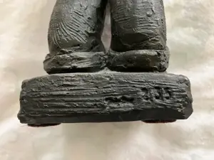 Bronzefigur "Junge mit Händen in den Taschen" - ein Schnäppchen! Bild 4