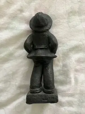 Bronzefigur "Junge mit Händen in den Taschen" - ein Schnäppchen! Bild 3