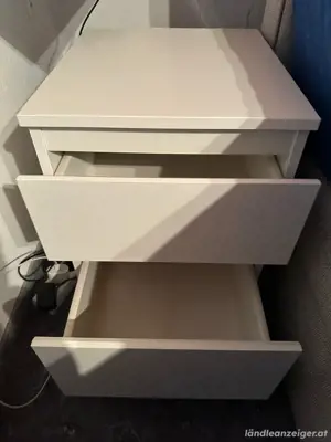 2 weiße Nachttische zu verkaufen Bild 2