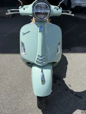Vespa GTS 300 ABS Bild 2