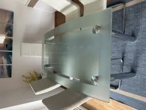 Glastisch mit sechs Stühlen Bild 3