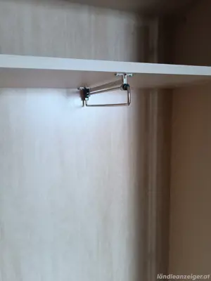 Kleiderschrank  Bild 7