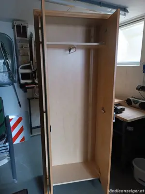 Kleiderschrank  Bild 3