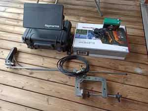 Echolot Raymarine Element 12