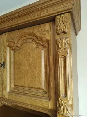 Schrankwand, Massiv Holz, Handgeschnitzte Motive Bild 7