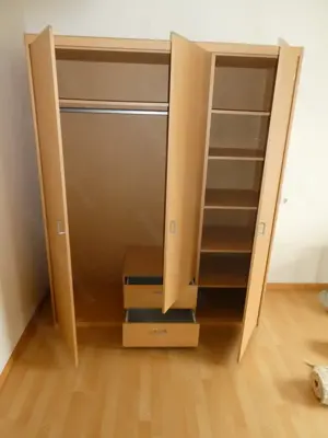 Kleiderkasten 3 teilig