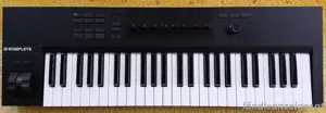 Komplete Kontrol A49 Kontroler Keyboard