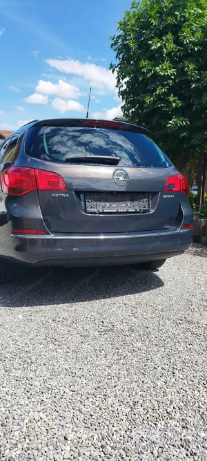 Opel Astra J 1,6CDTI Energy ecoFlex Euro6 Bild 2