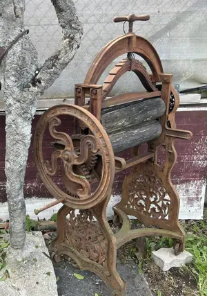 Wäschemangel, antike Dekoration - Garten