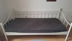 Weisses Jugendbett