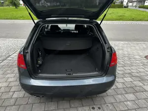 Aufi A4 2.0 S-line Bild 6