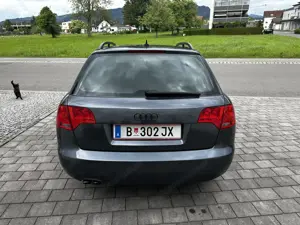 Aufi A4 2.0 S-line Bild 8