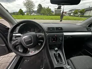 Aufi A4 2.0 S-line Bild 9