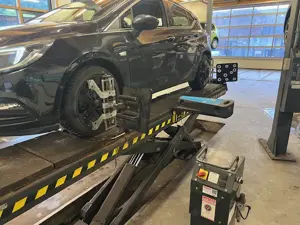Scherenhebebühe ATT mit 3D Achmesscombuter Bosch FWA 4630 Bild 2