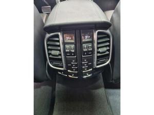 Porsche Cayenne Bild 12