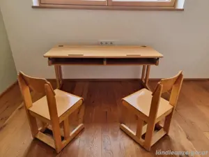 Alte Schulbank Schreibtisch mit 2 Stühlen Bild 2