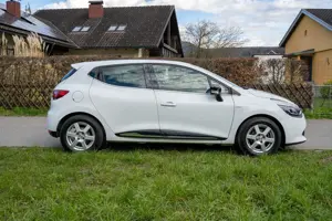 Renault Clio 0.9 TCe 90 Limited | EZ   km | Pickerl neu | 8-fach bereift Bild 5