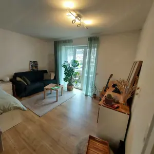 Gut gelegene 1,5-Zimmer-Wohnung mit Balkon zu vermieten Bild 2