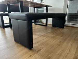 Sitzbank in schwarz