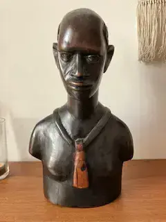 Afrikanische Holzbüste handgeschnitzt - ein Schnäppchen!
