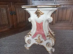  Wunferschöner Sockel 
