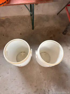 Plastikfässer