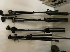 Diverse Mikrophone mit Ständer und Nebelmaschine  Bild 2