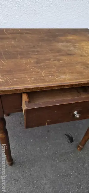 Antikes Tischchen