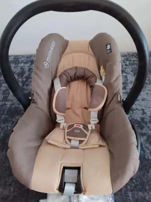 Maxi Cosi Babyschale incl. Sonnenschutz  Bild 4
