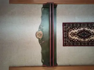 Voglauer Möbel Anno 1700 in altgrün. Schrank 2Türig, Garderobe, Truhe, Spiegel und Schirmständer  Bild 3