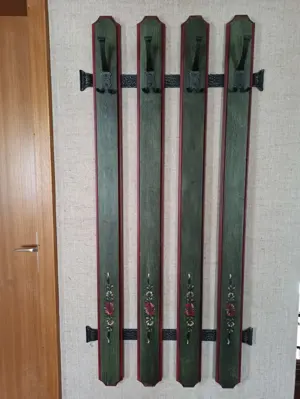 Voglauer Möbel Anno 1700 in altgrün. Schrank 2Türig, Garderobe, Truhe, Spiegel und Schirmständer  Bild 4