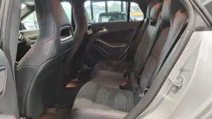 Mercedes Benz CLA 200 Shooting Brake AMG-Paket Bild 8