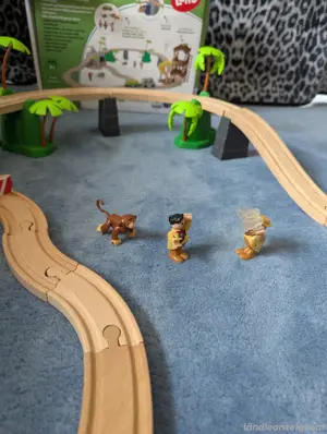 Holzeisenbahn Zug "Safari" Bild 5
