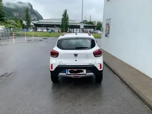 Dacia Spring 2022 comfort plus 16600 km neu forgeführt
