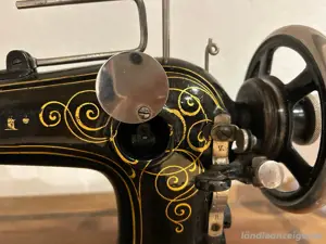 Edle antike Nähmaschine von Adler Bild 5