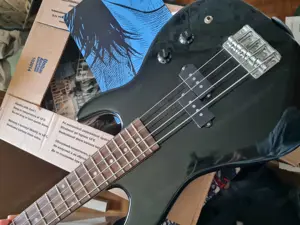 E-Bass Gitarre  Bild 3