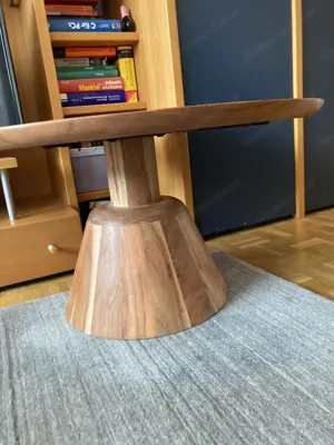 Couchtisch aus Holz Bild 3