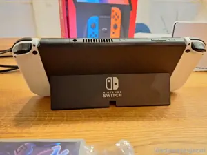 NINTENDO Switch Oled Konsole mit Garantie + Tasche + Spiel "Mario + Rabbits" Bild 4