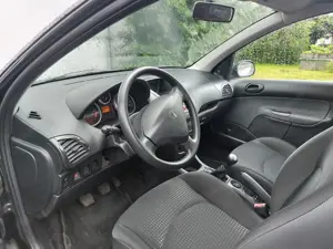 Peugeot 206 Bild 7