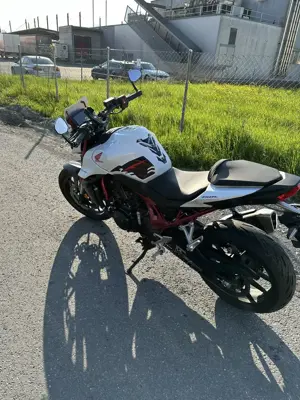 Verkaufe Honda CB 750 Hornet Bild 7
