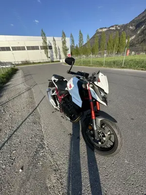 Verkaufe Honda CB 750 Hornet Bild 4