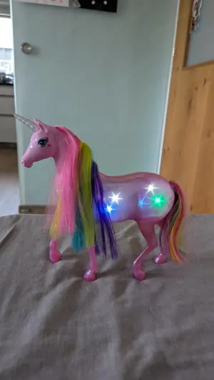 Barbie Einhorn mit Musik und Lichteffekten