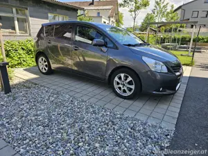 Toyota Verso 2.0 5 Sitzer Bild 5